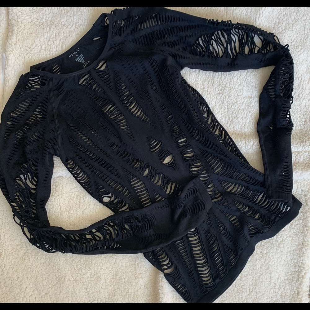 NWOT Venus Top With All-Over Cut Outs! Women’s Sz L nice with cami underneath!